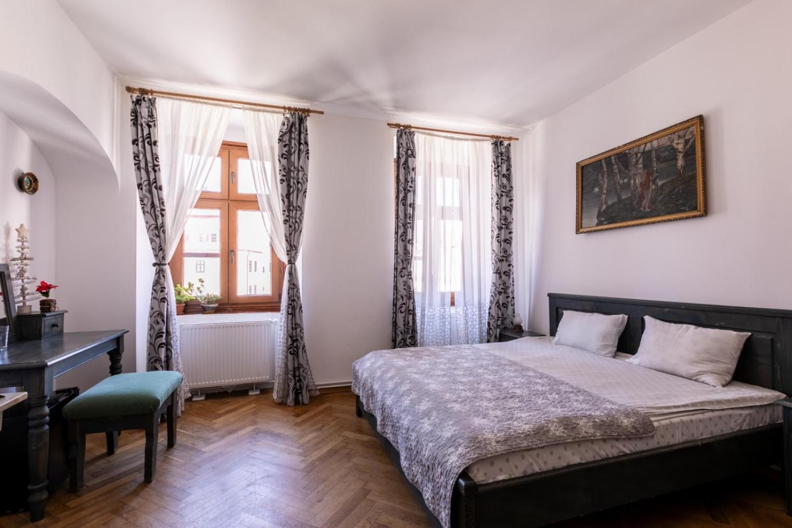 4 Rooms Piata Sfatului Braşov Dış mekan fotoğraf