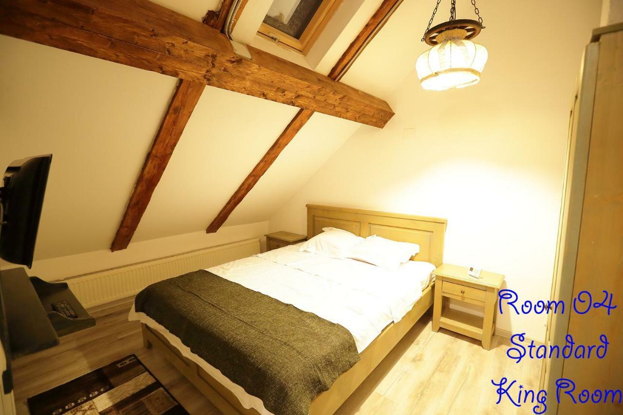 4 Rooms Piata Sfatului Braşov Dış mekan fotoğraf